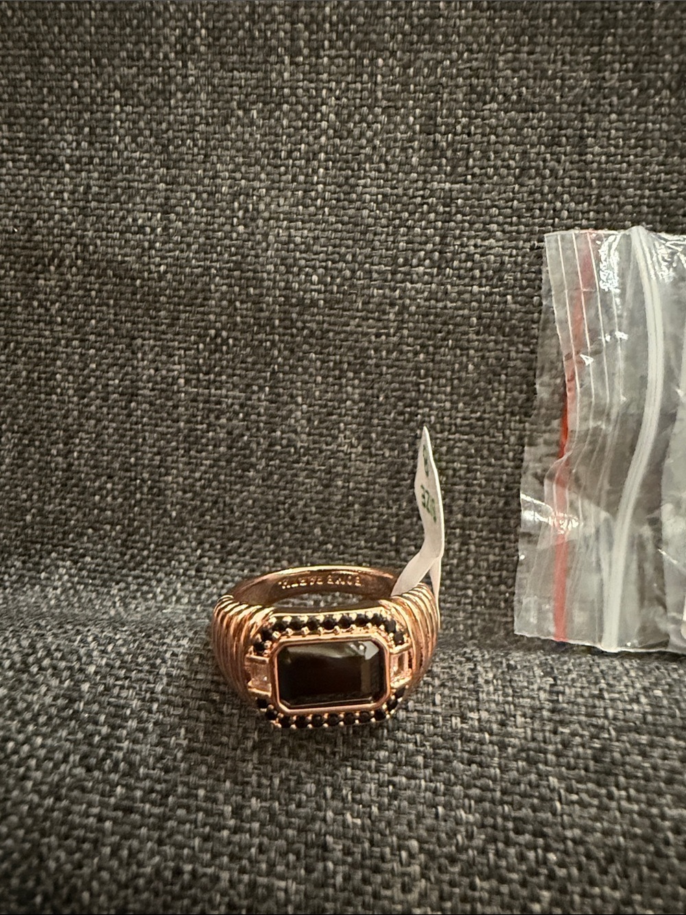 Bomb party OG size 8 Vintage-Style Gold Tone Black Stone Statement Ring